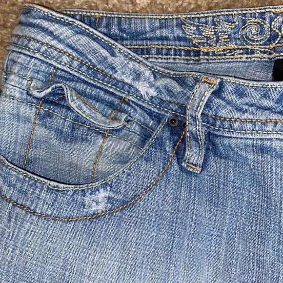 Squeeze Jeans - Picture 9 of 15